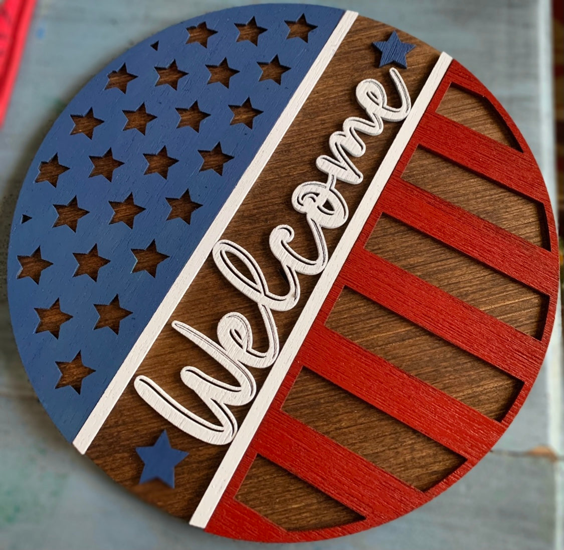 Americana Welcome Round with Stand.